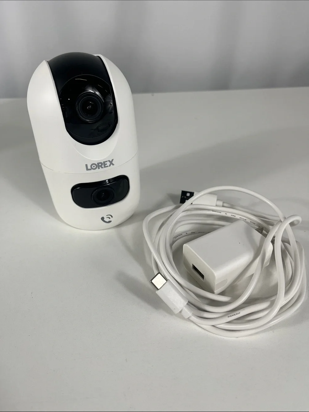 Connect White Dual-Lens Indoor Pan-Tilt Camera